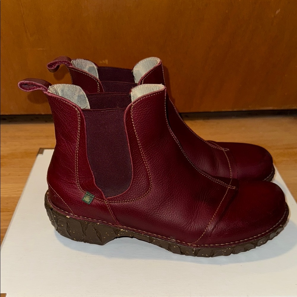 El Naturalista Burgundy Leather Boots